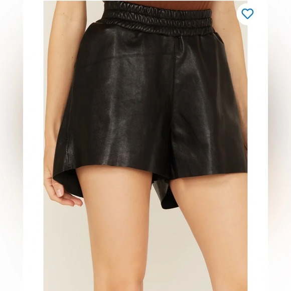 MAURITIUS 100% Lamb Leather DIJA LEATHER SHORTS size 8 - Picture 4 of 11